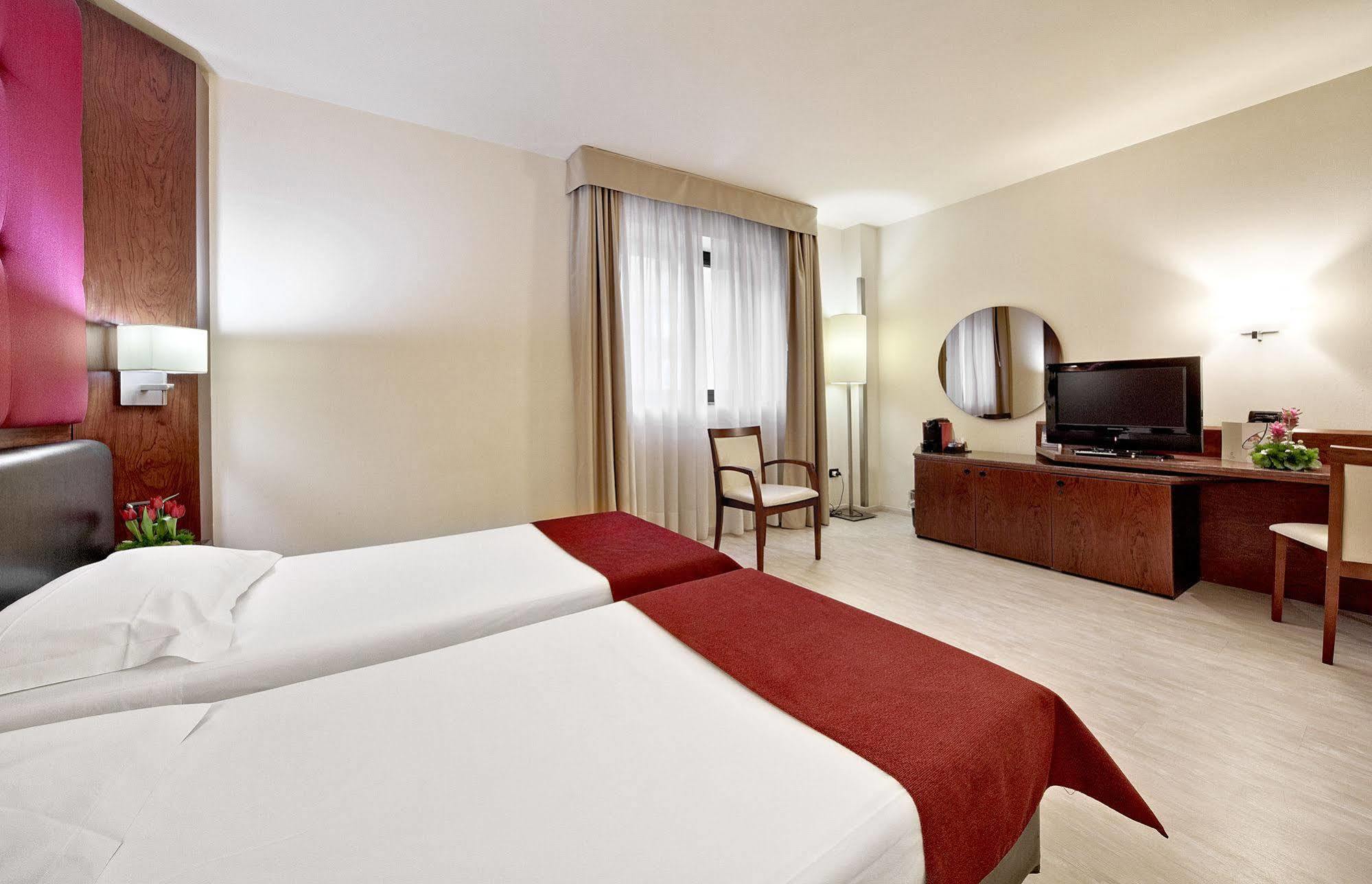 Mediterraneo Palace Hotel Ragusa Exterior photo