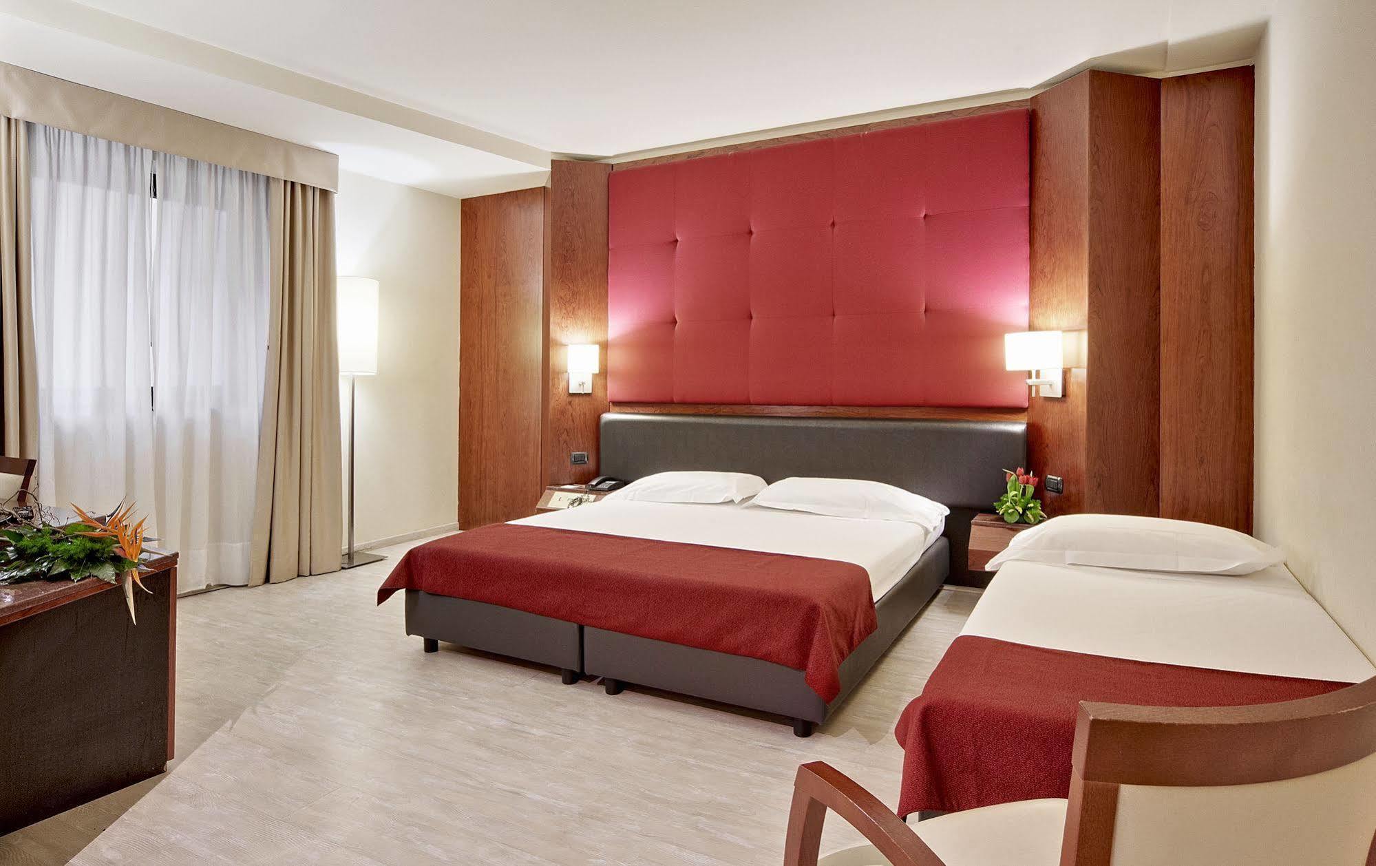 Mediterraneo Palace Hotel Ragusa Exterior photo